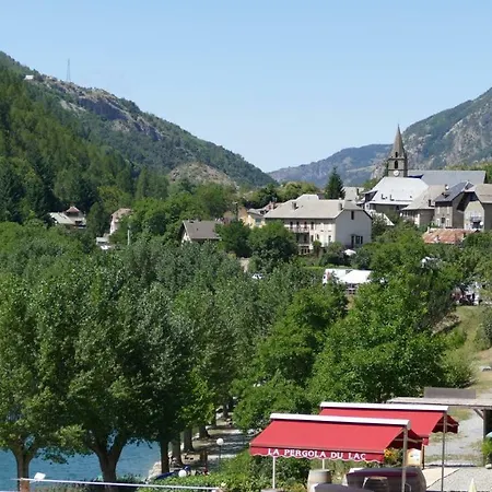Hotel-restaurant La Lauzetane 호텔